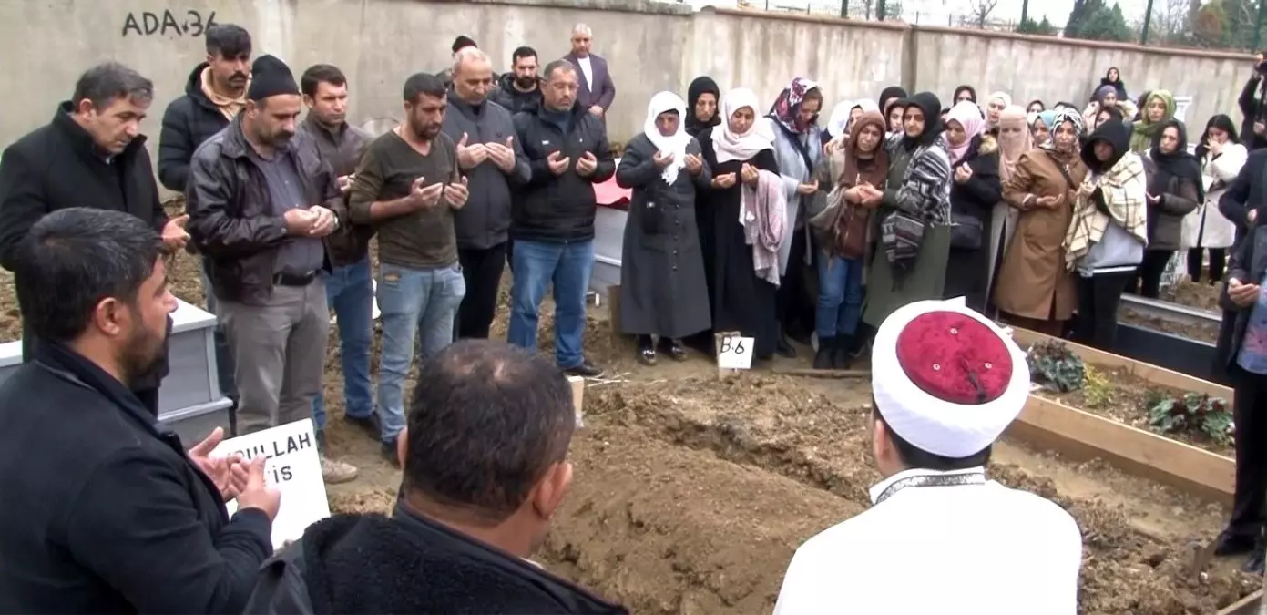 Sultangazi\'de çıkan çatışmada hayatını kaybeden Büşra Polat toprağa verildi