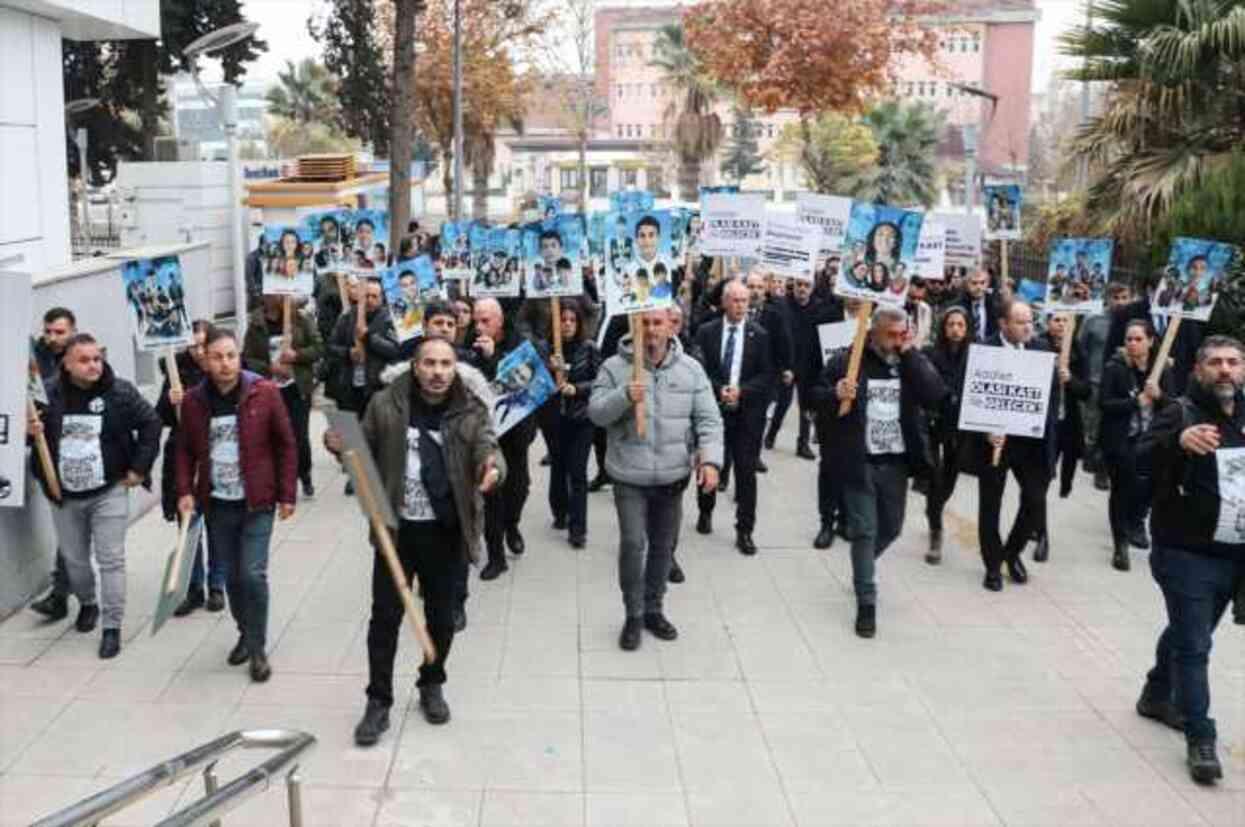 72 kişinin can verdiği İsias Otel davası başladı! KKTC Başbakanı adliye önünde haykırdı