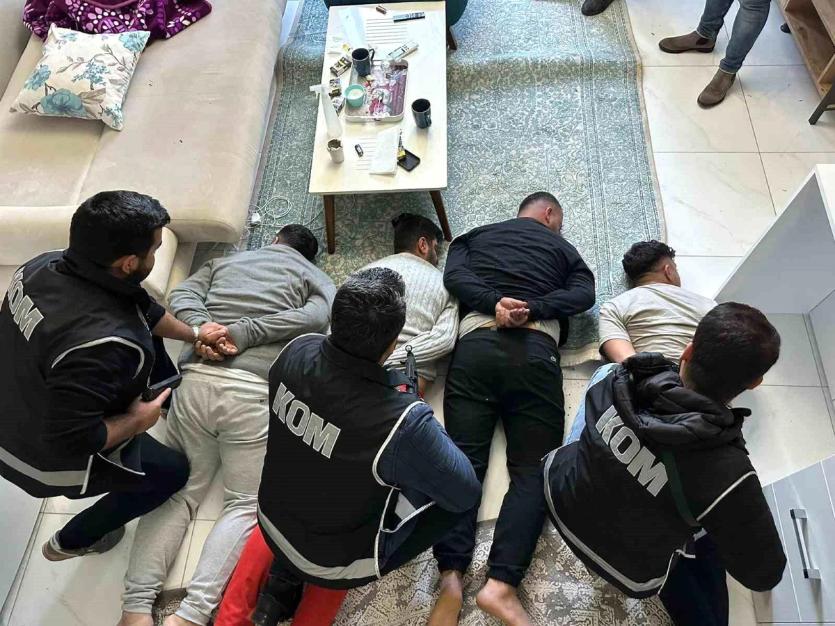 Adana\'da \'Bayğaralar\' organize suç örgütüne yapılan operasyonda firar olarak aranan 4 kişi yakalandı