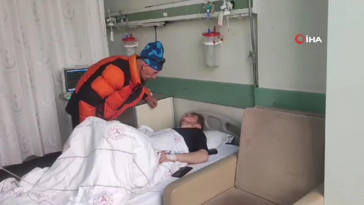 Ağrı Dağı\'nda düşüp yaralanan Ukraynalı dağcı: \'Türklere minnettarım\'