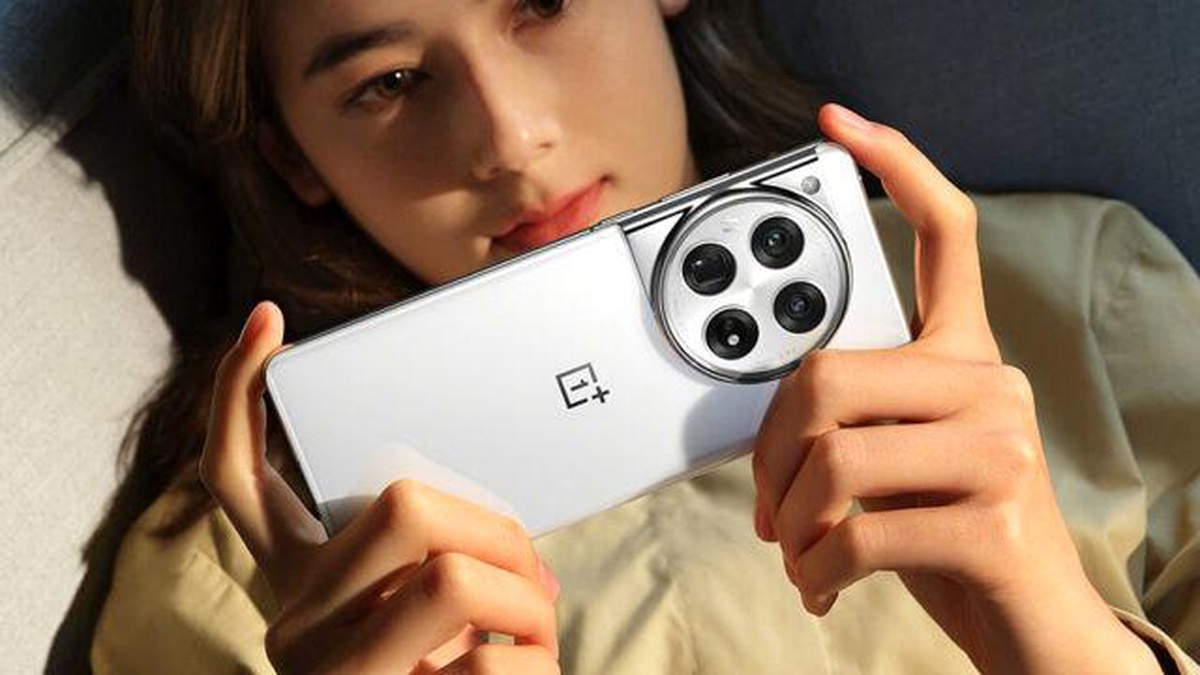 OnePlus 12R, 5.500mAh batarya ve LTPO 4.0 ekranla 23 Ocak\'ta gelecek