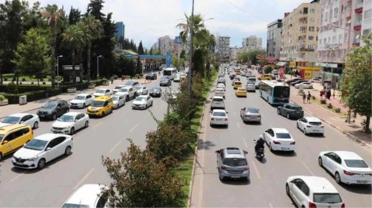 Antalya Valisi Şahin, trafik sorununa çözüm önerilerini açıkladı