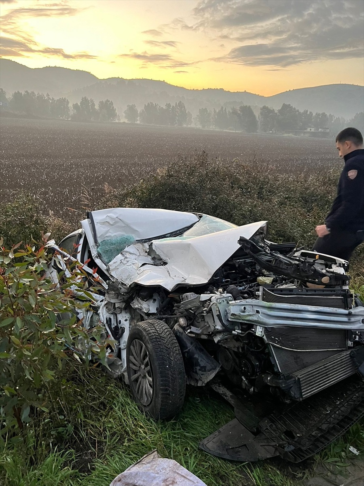 Aydın\'da otomobille traktörün çarpışması sonucu 2 kişi yaralandı