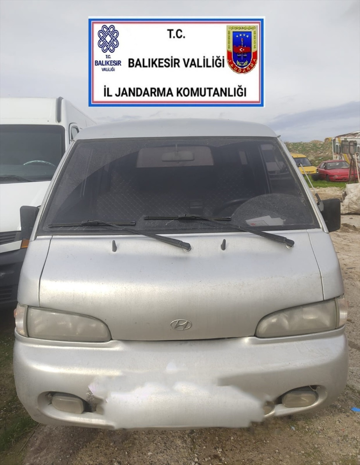 Balıkesir Ayvalık\'ta 20 düzensiz göçmen yakalandı, 2 zanlı gözaltına alındı