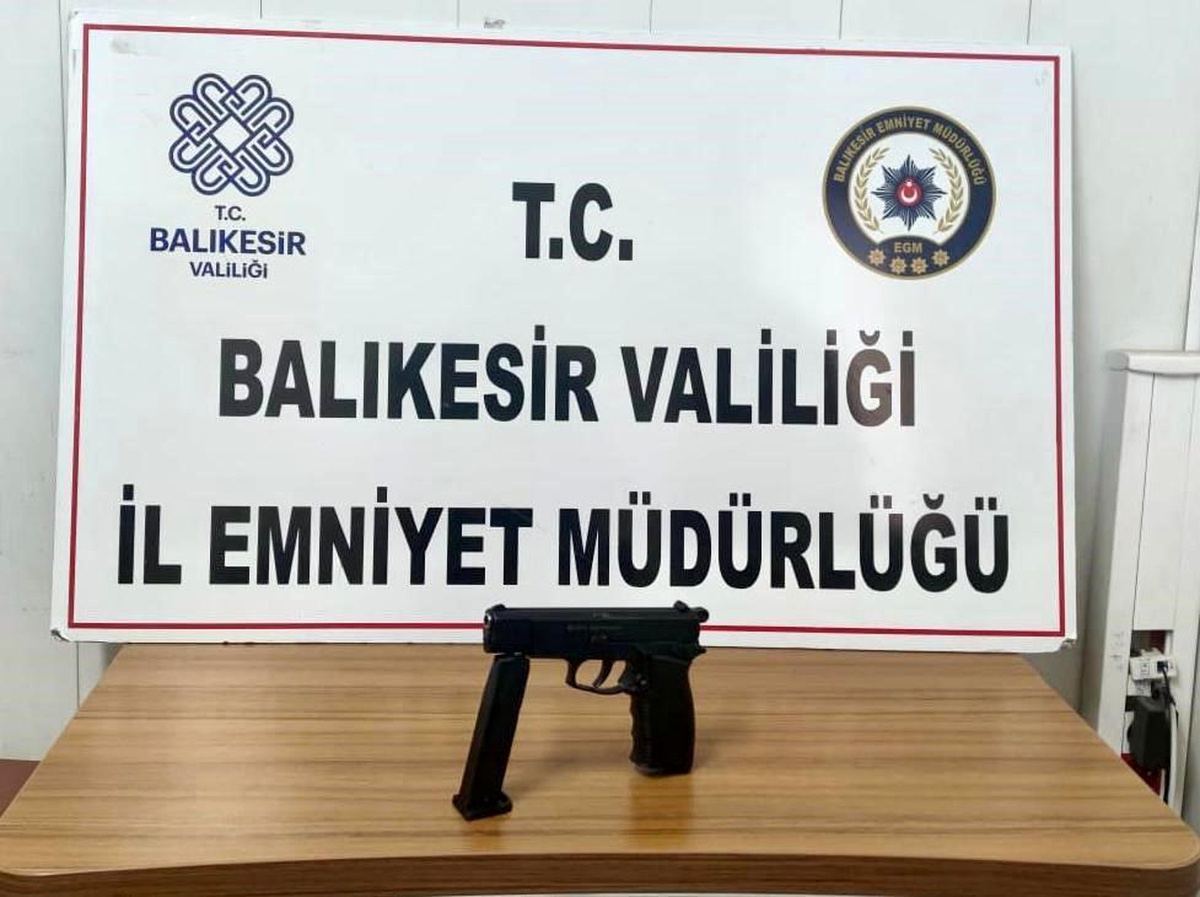 Balıkesir\'de Asayiş Uygulamasında 10 Şahıs Gözaltına Alındı
