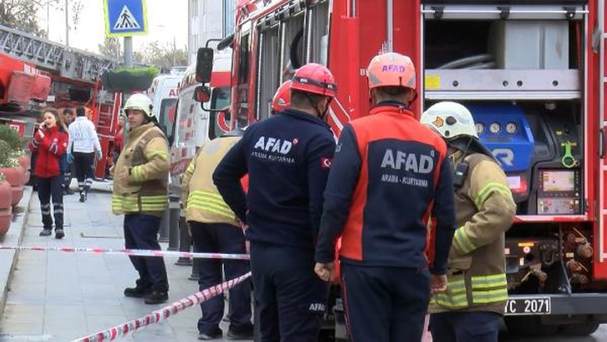 Bayrampaşa Belediye binasında çıkan yangın söndürüldü