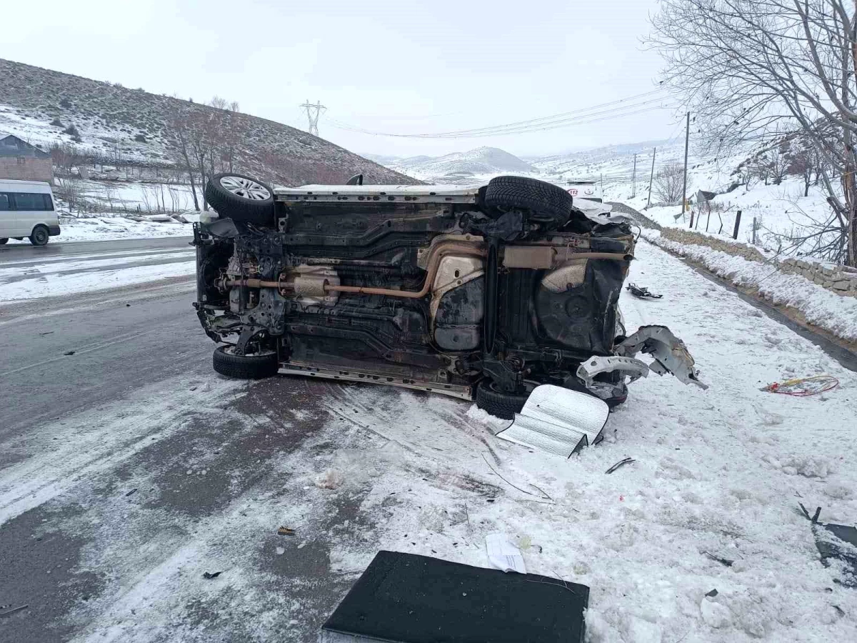 Karlıova\'da meydana gelen kazada 1 kişi yaralandı