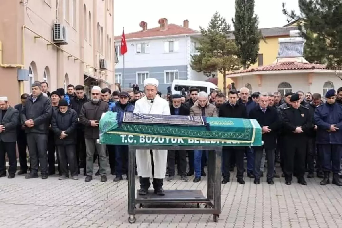 Şırnak şehidi Davut Halıcı\'nın annesi Hatice Halıcı vefat etti