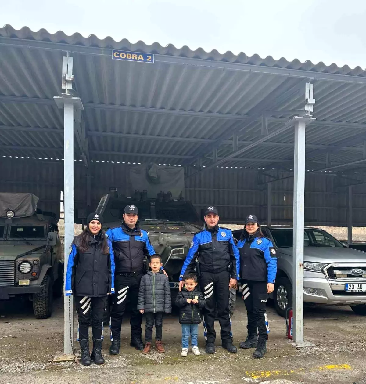 Elazığ\'da Polislik Mesleği Hayali Gerçekleşen Kardeşlere Sürpriz