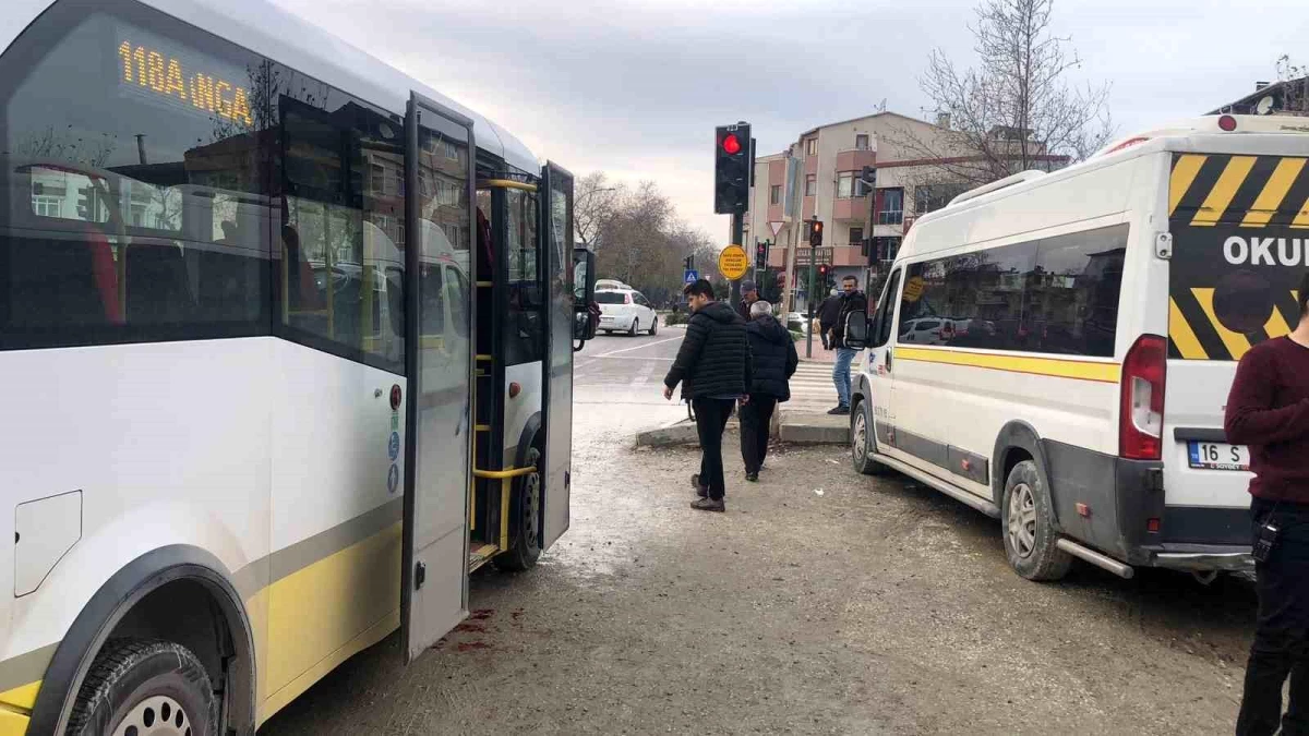 Gemlik\'te Durak Harici Durmayan Şoför Bıçaklandı