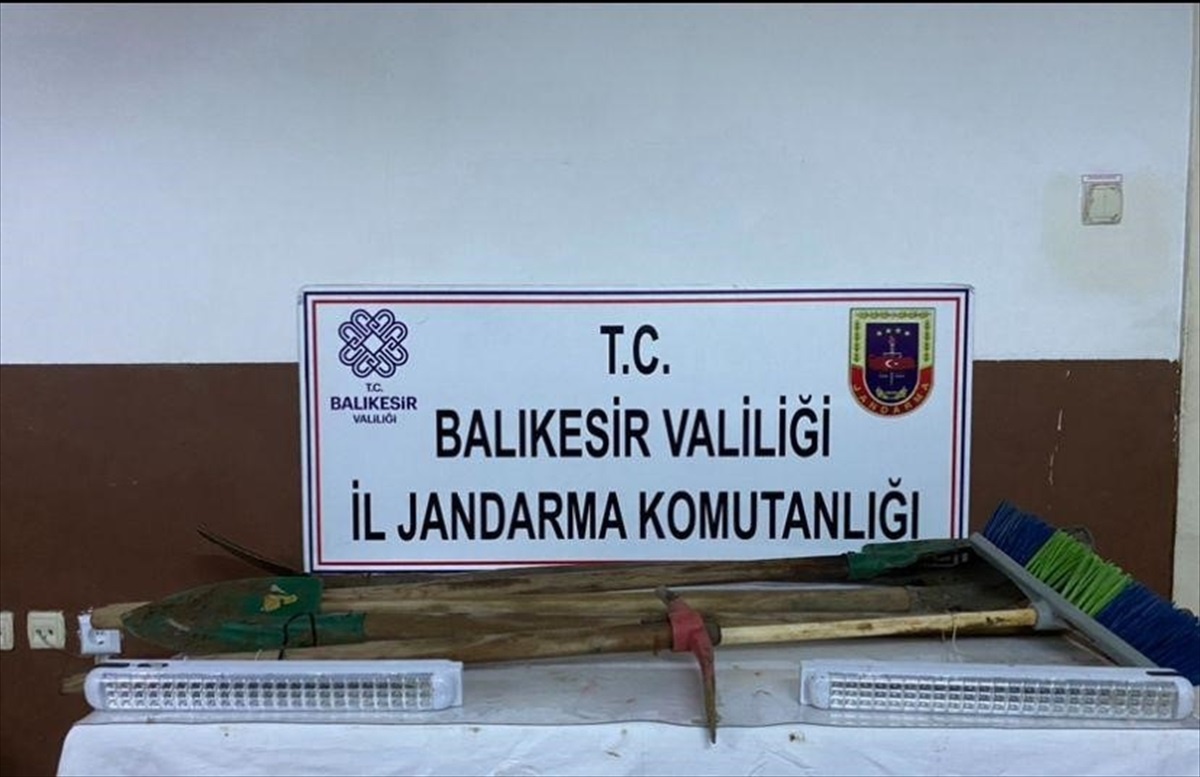 Erdek\'te izinsiz kazı yapan 5 zanlı gözaltına alındı