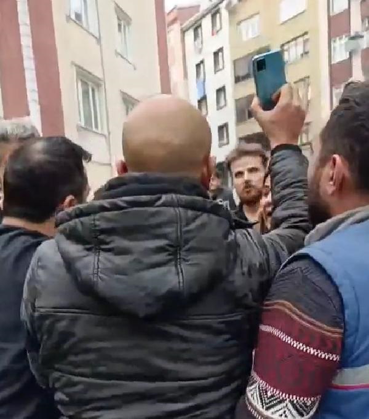 Esenler\'de telefon hırsızı vatandaşlar tarafından yakalandı