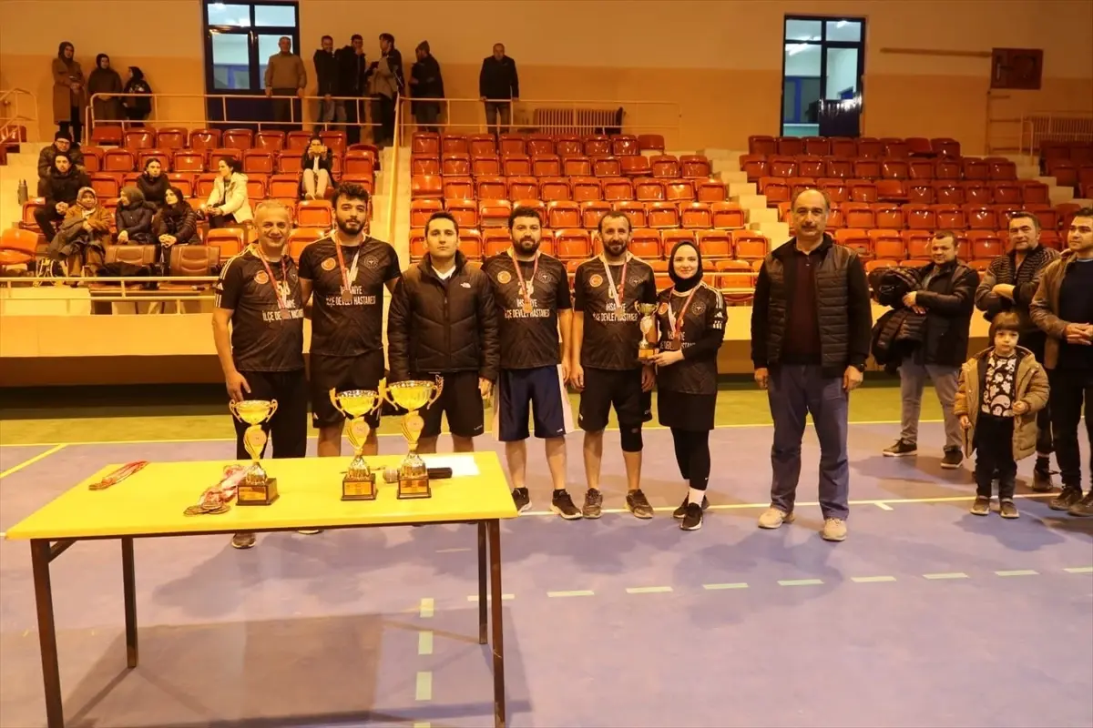 İhsaniye'de 100. Yıl Kaymakamlık Kupası Finali Gölbaşı Takımının Zaferiyle Sonuçlandı