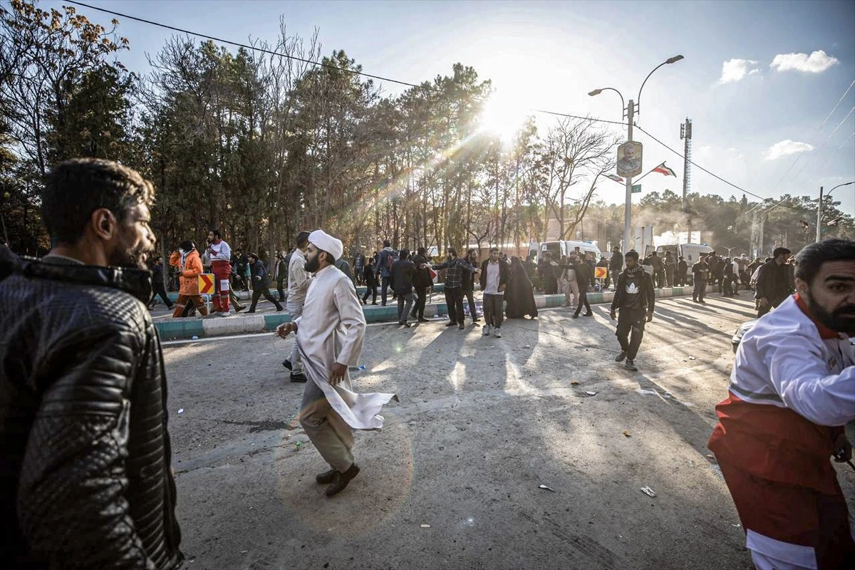 İran\'da Süleymani\'nin mezarı yakınlarında meydana gelen patlamalarda ölü sayısı 73\'e yükseldi