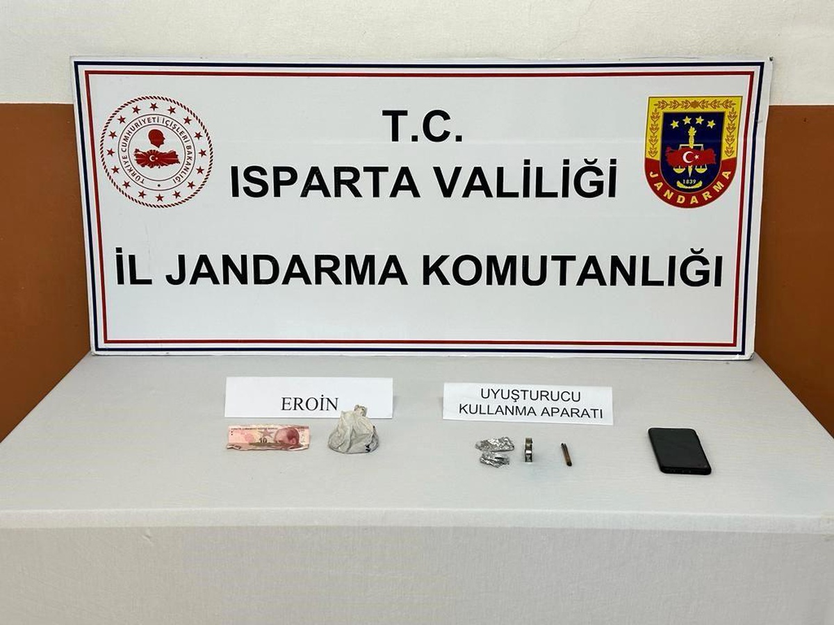Isparta\'da Uyuşturucu Operasyonunda 50 Gram Madde Ele Geçirildi