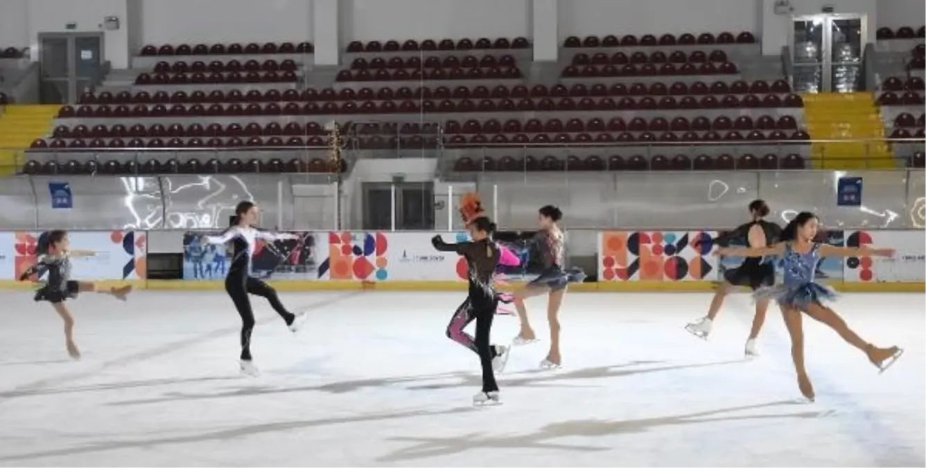 İzmir'den Artistik Buz Pateni Milli Takımına 12 Sporcu Katıldı