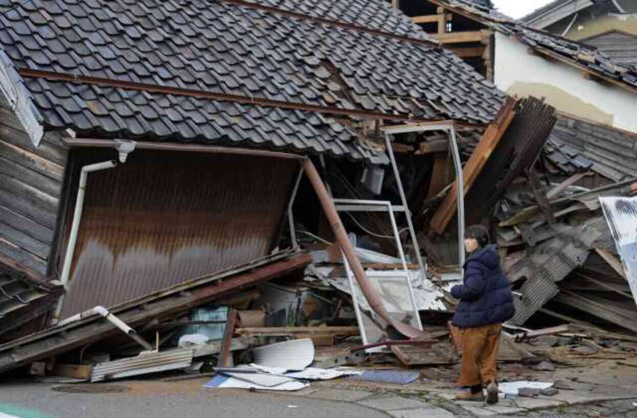 Japonya'da yaşanan depremlerde ölü sayısı 64'e yükseldi Japonya'da yaşanan depremlerde ölü sayısı 64'e yükseldi