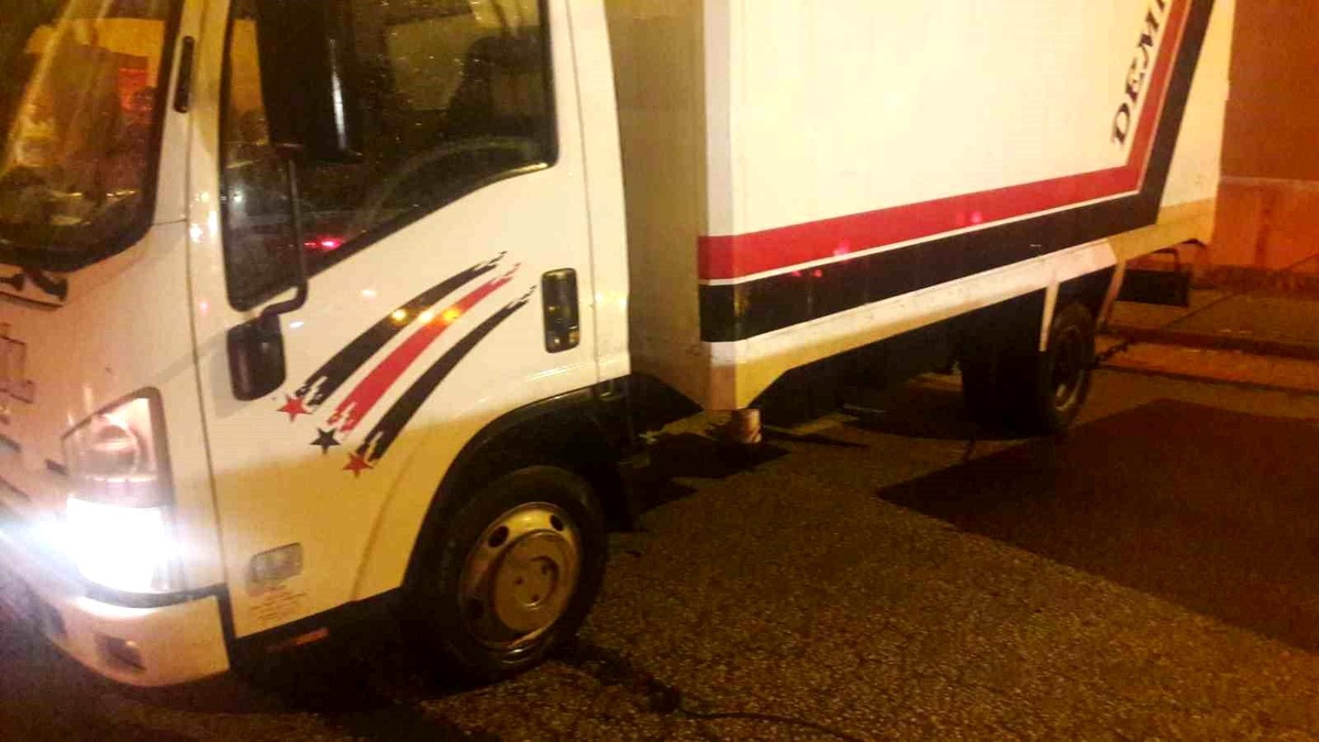 Eskişehir\'de kamyonet ile minibüsün çarpışması sonucu 1 kişi yaralandı