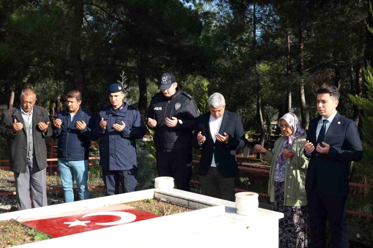 Diyarbakır\'ın Sur ilçesinde şehit düşen Jandarma Uzman Çavuş Kenan Karabacaklı anıldı