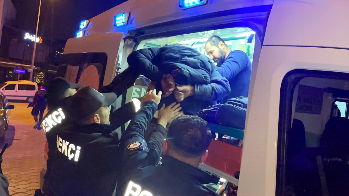Denizli\'de Tartışma Sonucu Bıçakla Yaralanan Şahıs Polise Direndi