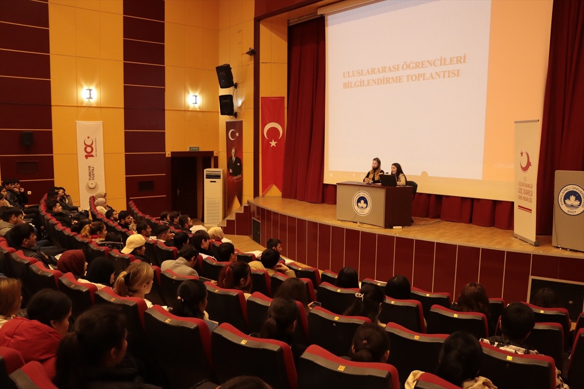Kırklareli\'nde yabancı öğrencilere ikamet izni prosedürleri anlatıldı