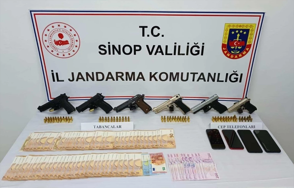 Sinop\'ta Silah Kaçakçılığı Operasyonunda 5 Şüpheli Gözaltına Alındı
