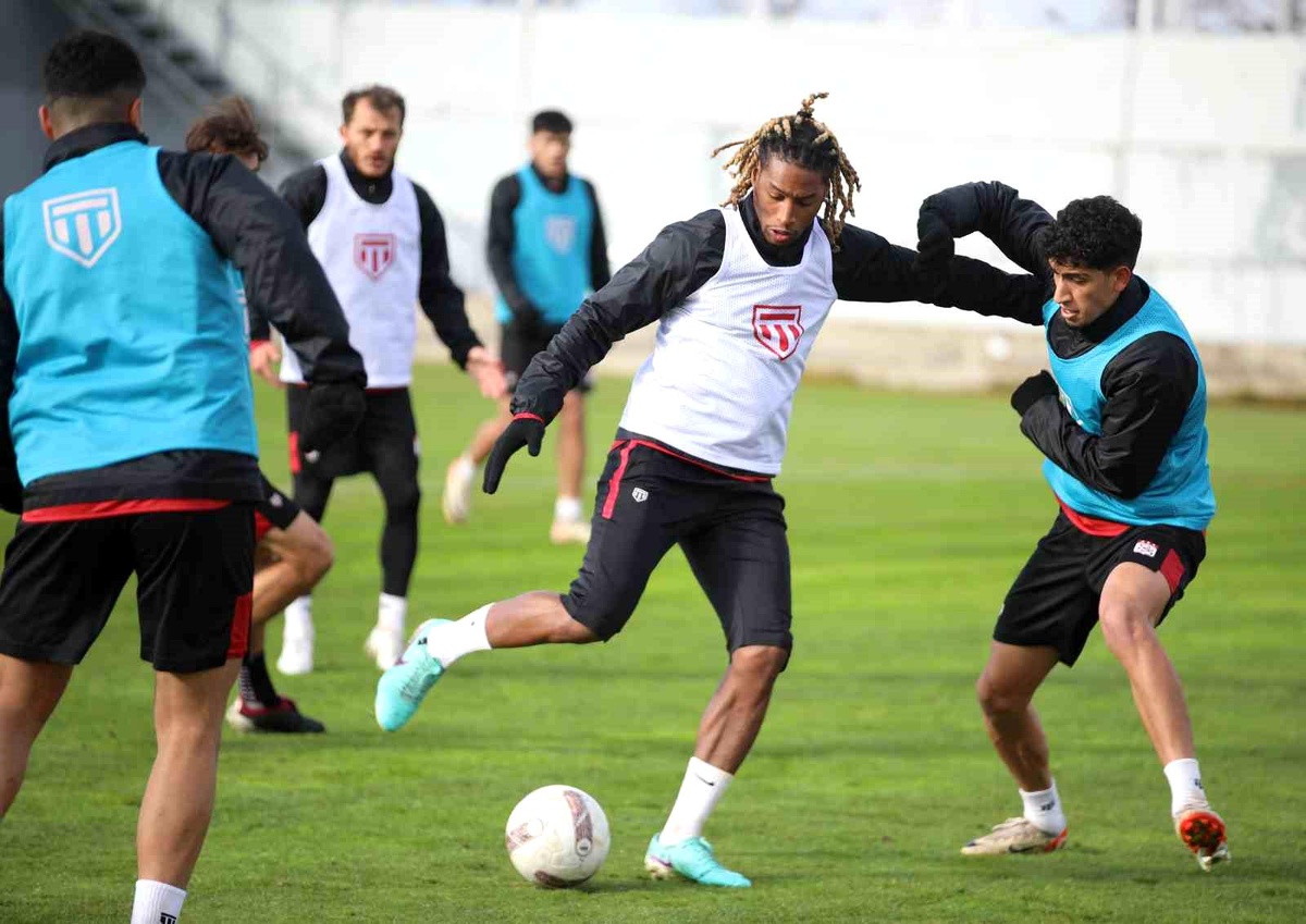 Sivasspor, Kayserispor maçı için hazırlıklarını sürdürdü
