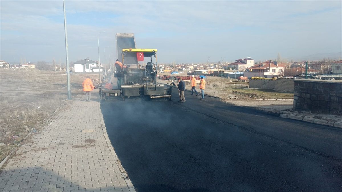 Kayseri Büyükşehir Belediyesi Tomarza\'da 15 Milyon Liralık Sıcak Asfalt Çalışması Gerçekleştirdi