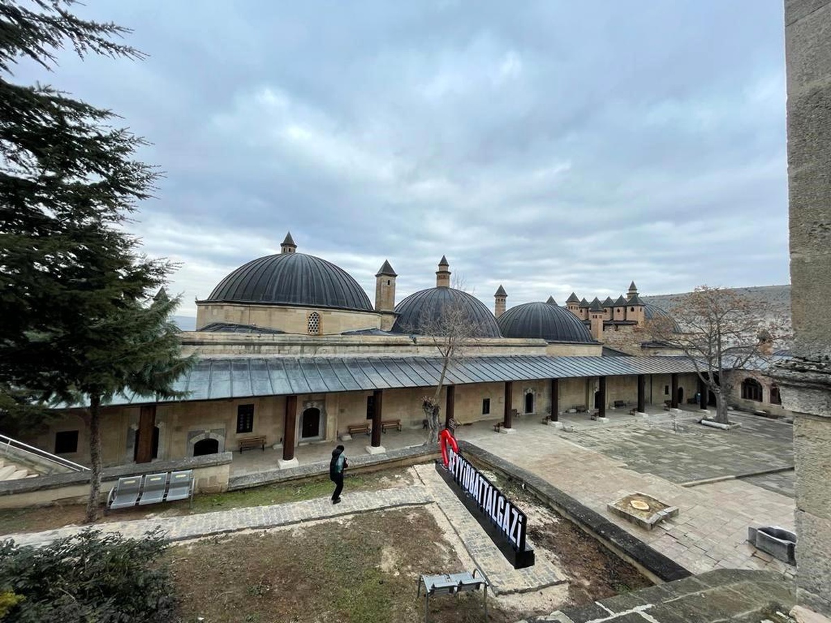 Türk Ocakları Eskişehir Şubesi Gençlik Kolları, Tarihi Eserleri Gezmek İçin Kültür Gezisi Düzenledi