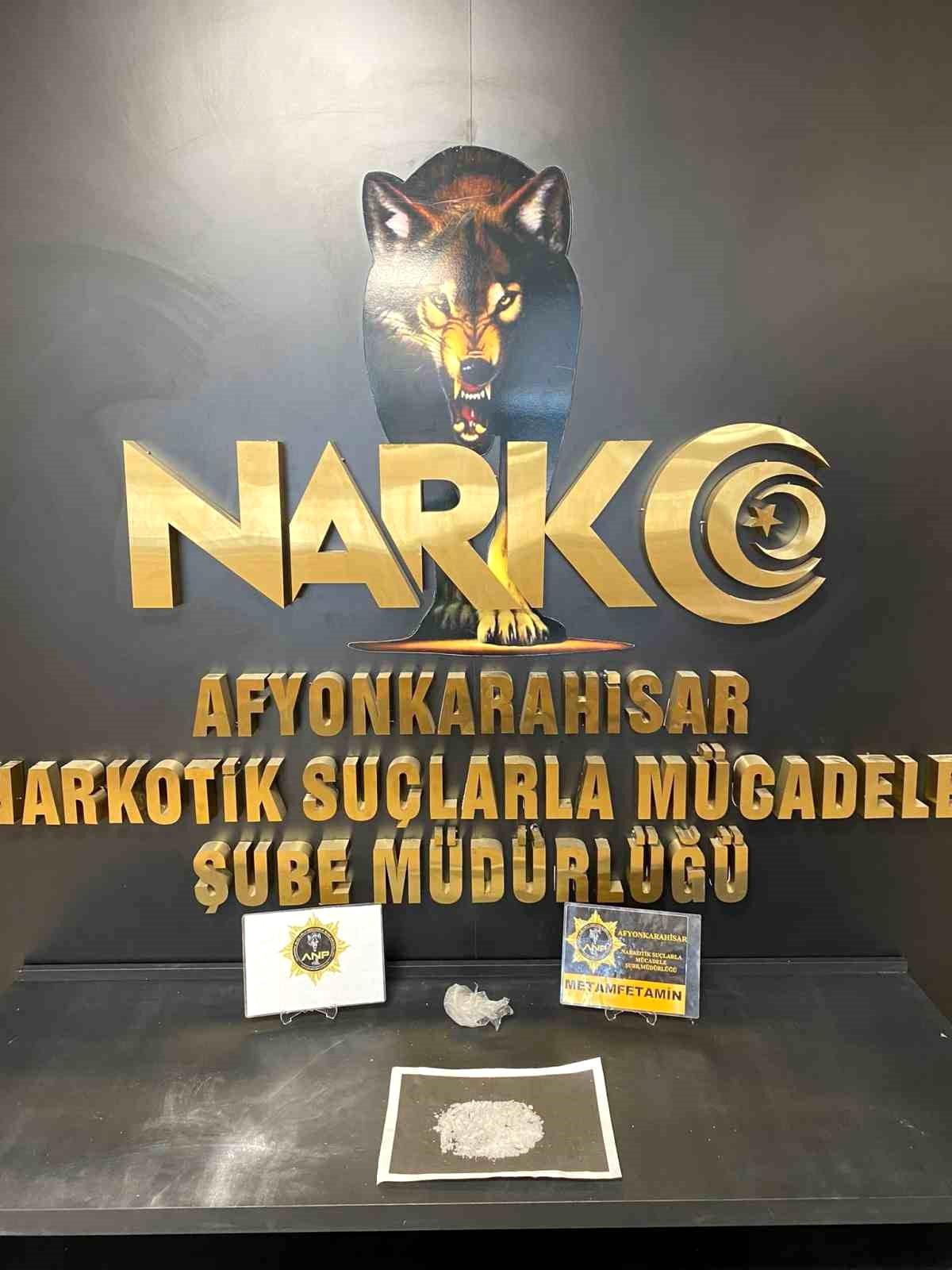 Afyonkarahisar\'da uyuşturucu ile yakalanan 2 kişi gözaltına alındı