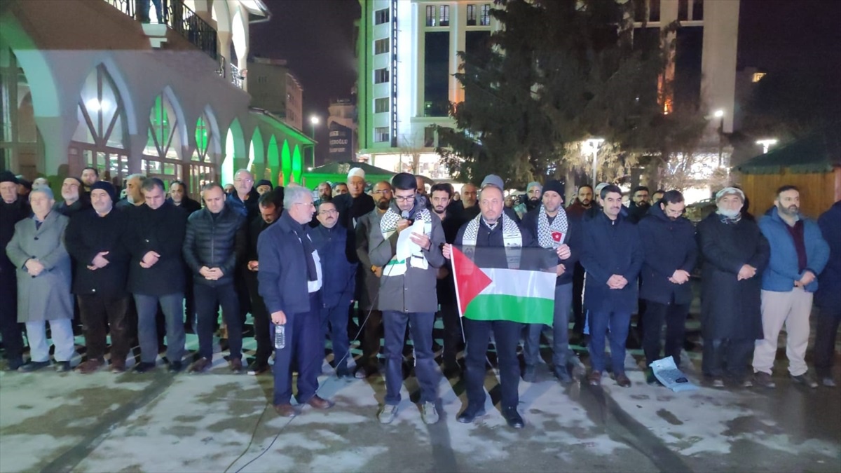 İsrail\'in saldırısında öldürülen Hamas lideri için Van\'da gıyabi cenaze namazı kılındı