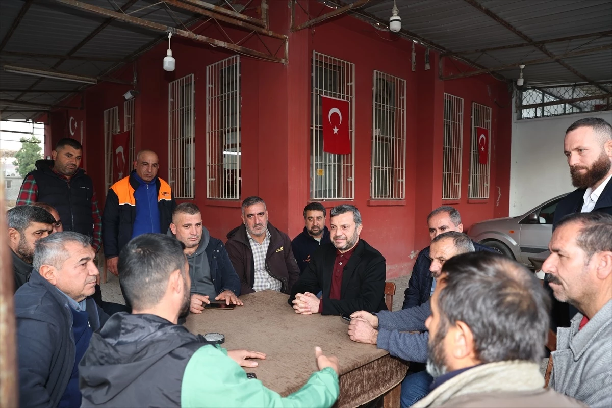 Yüreğir Belediye Başkanı Fatih Mehmet Kocaispir, esnaf ve vatandaşlarla bir araya geldi