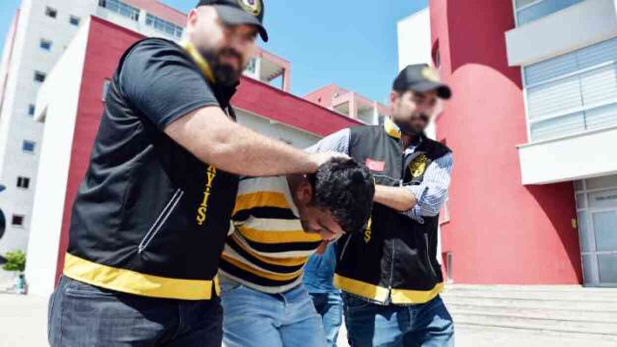 Adana'da Eşi ve Ailesini Bıçaklayarak Öldüren Sanık Hakkında Dava Açıldı Adana'da Eşi ve Ailesini Bıçaklayarak Öldüren Sanık Hakkında Dava Açıldı