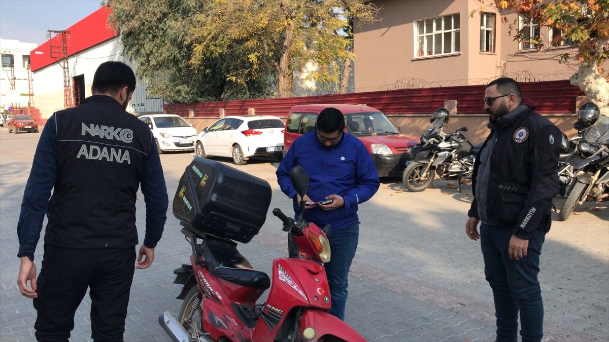 Adana\'da Narkotik Ekipleri Okulların Çevresinde Denetim Gerçekleştirdi