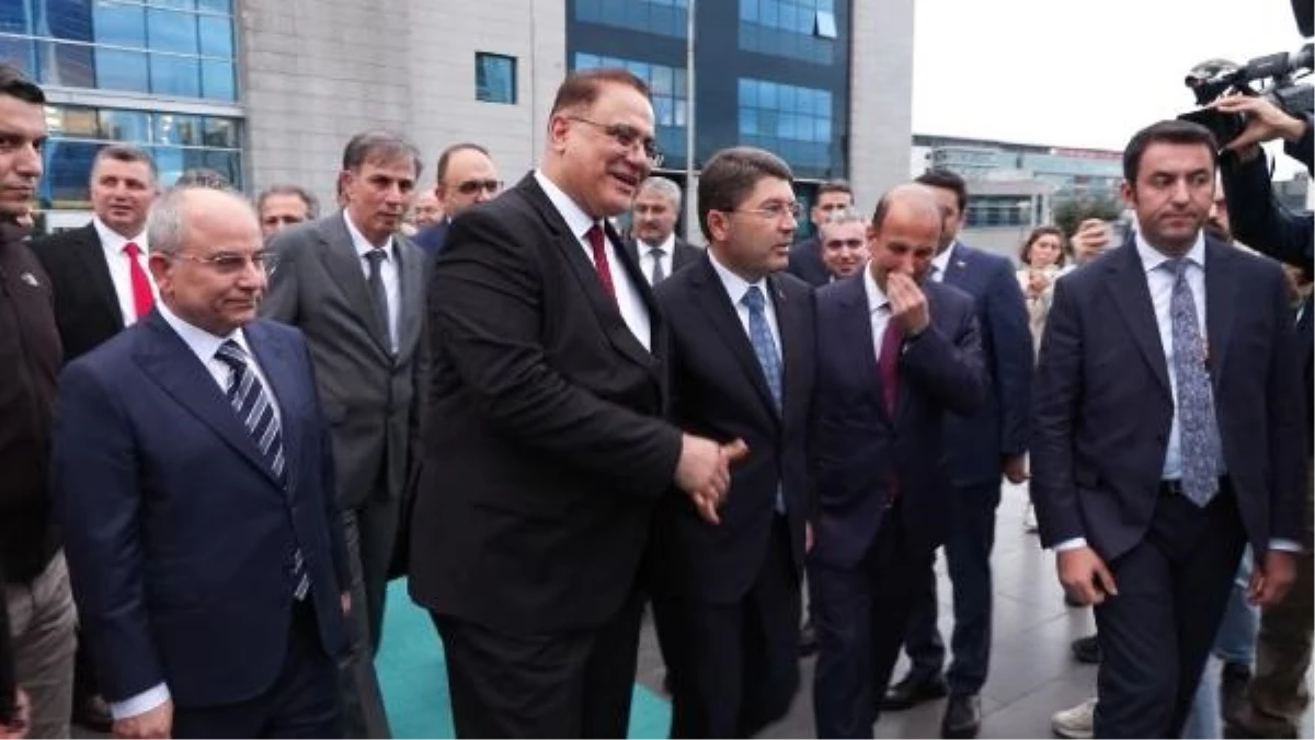 ADALET Bakanı Yılmaz Tunç Anadolu Adliyesini ziyaret etti
