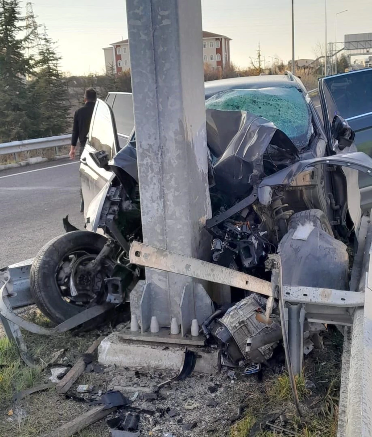 Eskişehir\'de Kontrolden Çıkan Otomobilin Sürücüsü Hayatını Kaybetti