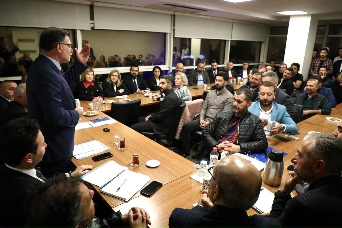 AK Parti İzmir İl Başkanı Bilal Saygılı, Çiğli ve Karşıyaka İlçe Başkanlıklarını ziyaret etti