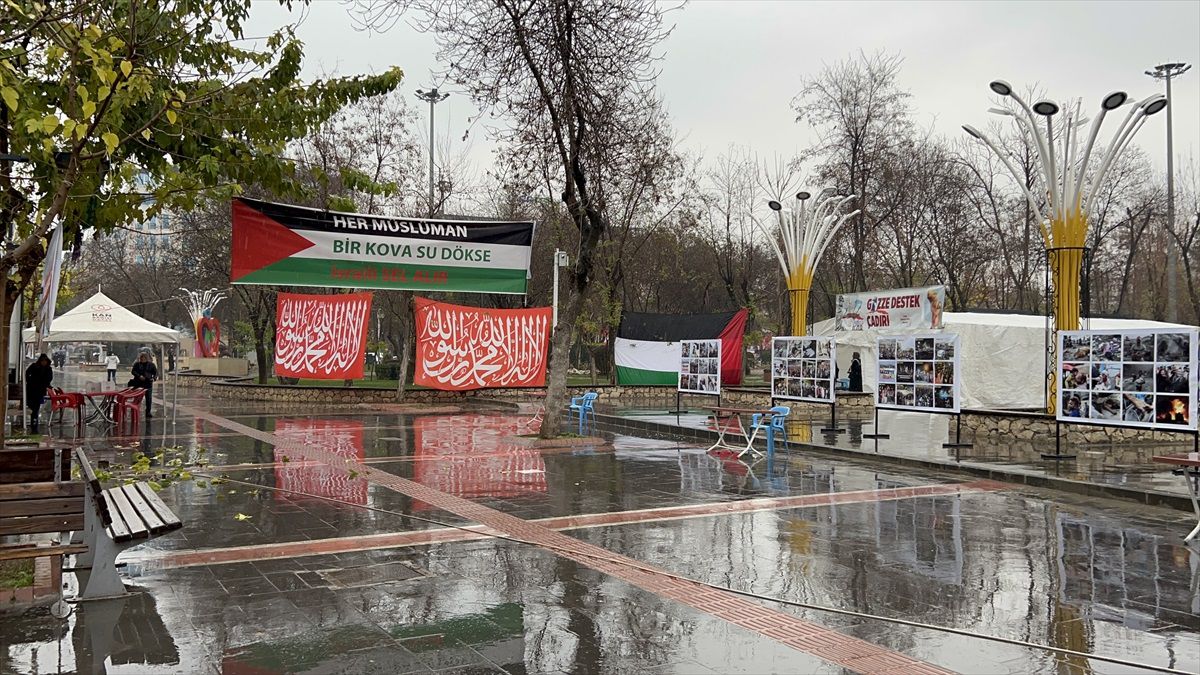 Batman\'da İslami sivil toplum kuruluşları Gazze\'ye destek çadırı kurdu