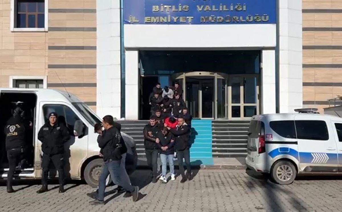 Bitlis merkezli dolandırıcılık operasyonunda 4 kişi tutuklandı