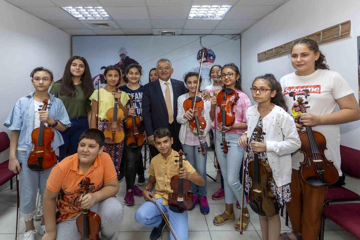 Kayseri Büyükşehir Belediyesi Sanat Akademileri\'nden 50 bin kursiyer faydalandı