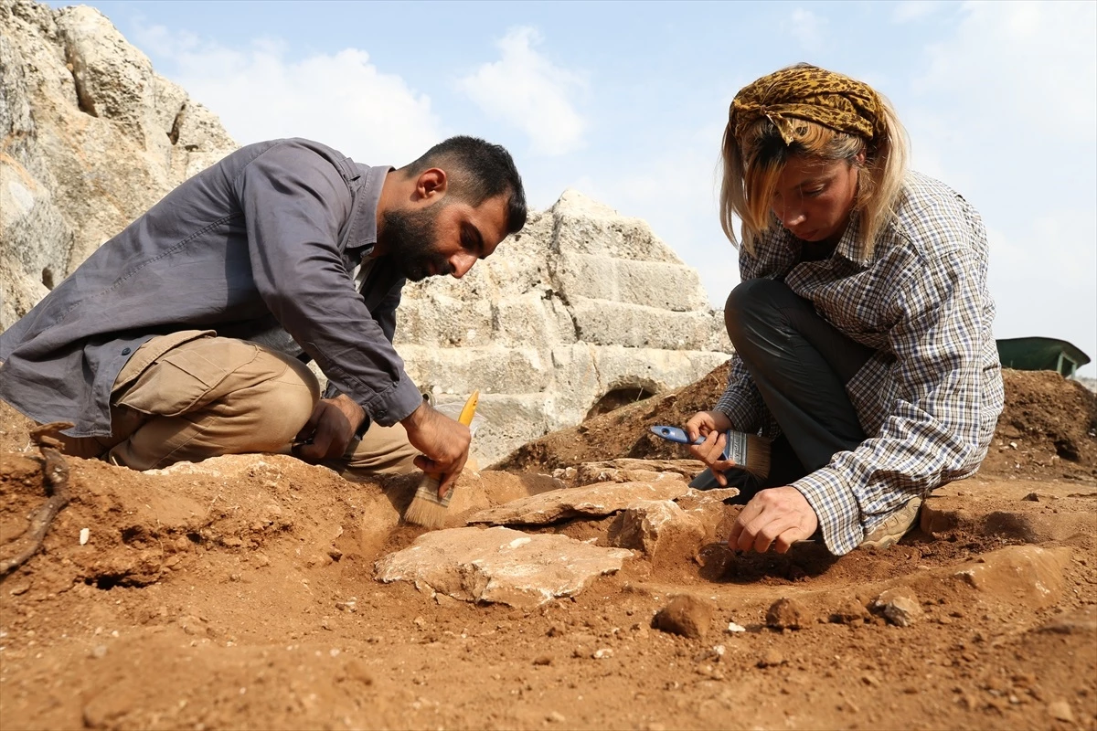 Diyarbakır\'da 0-6 yaş arası 54 çocuğun gömülü olduğu mezarlık bulundu