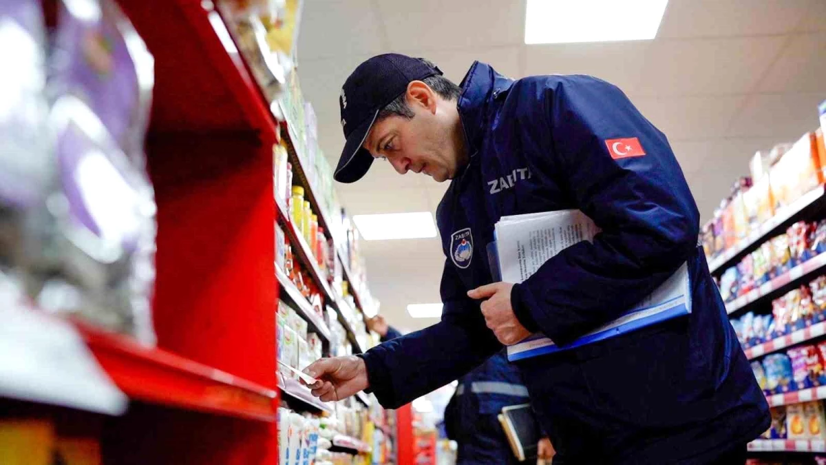 Gaziosmanpaşa Belediyesi Zabıta Müdürlüğü, marketlerde denetimler gerçekleştirdi