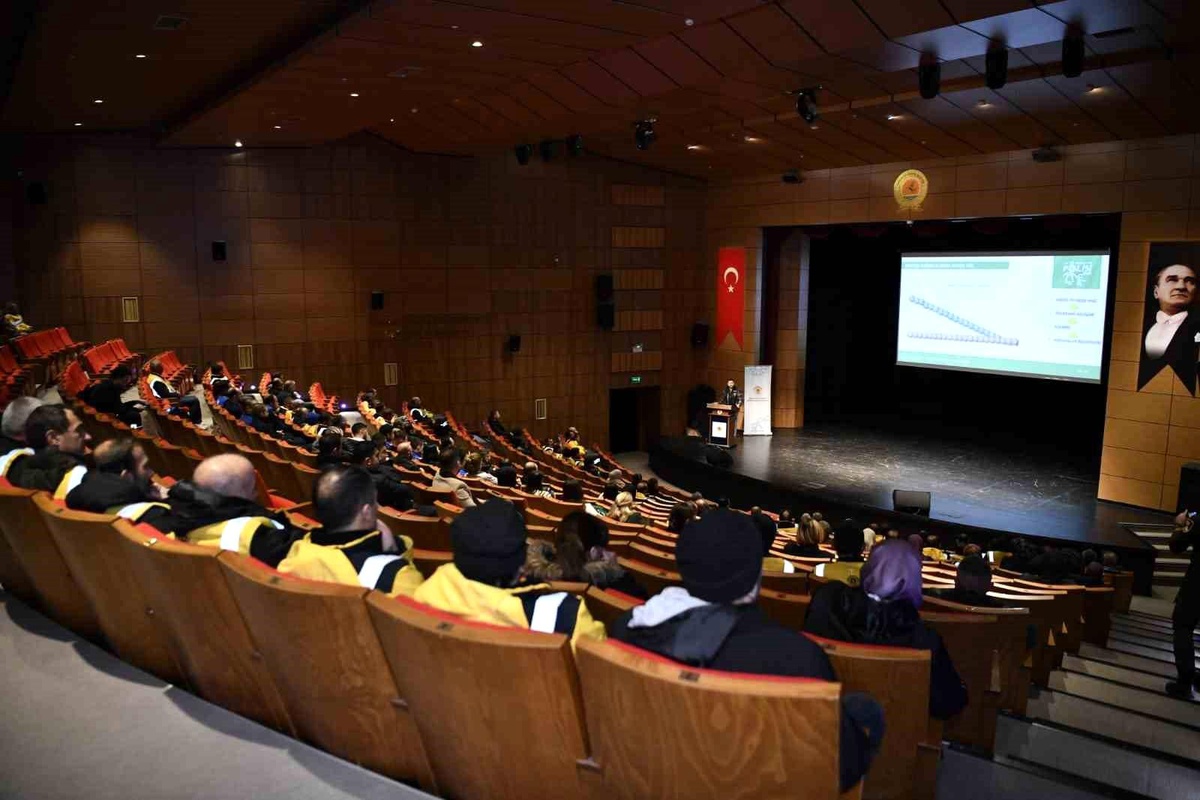 Samsun\'da polis ekipleri binlerce gence uyuşturucu bağımlılığı hakkında bilgilendirme yaptı