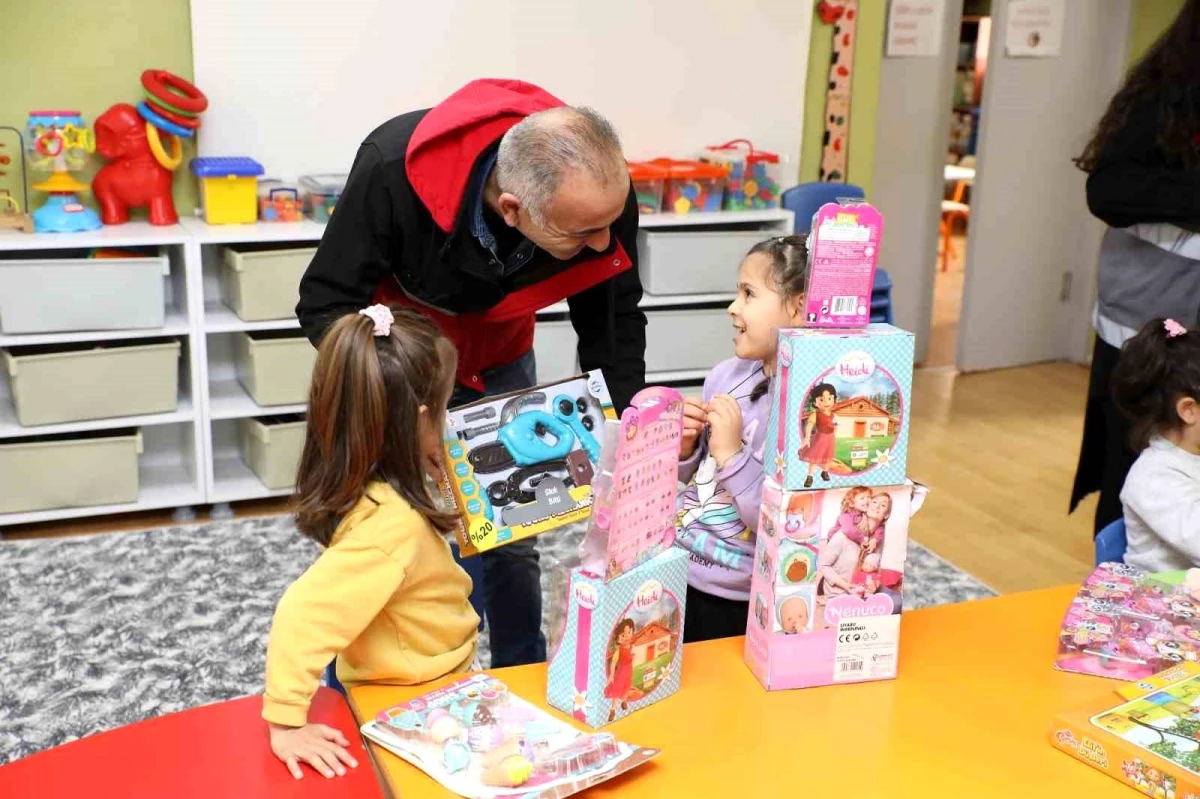 Ordu Büyükşehir Belediyesi Sosyal Marketi\'ne hibe edilen oyuncaklar çocuklara ulaştırıldı