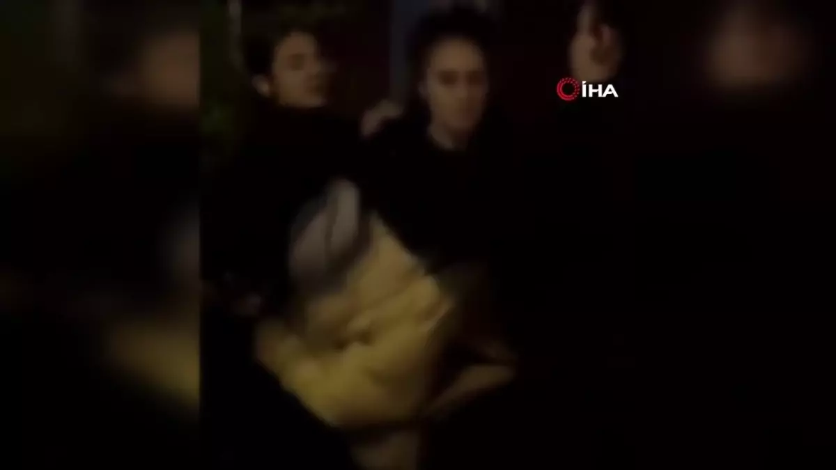 İzmir'de kız öğrenciler kavga etti, arkadaşları izledi