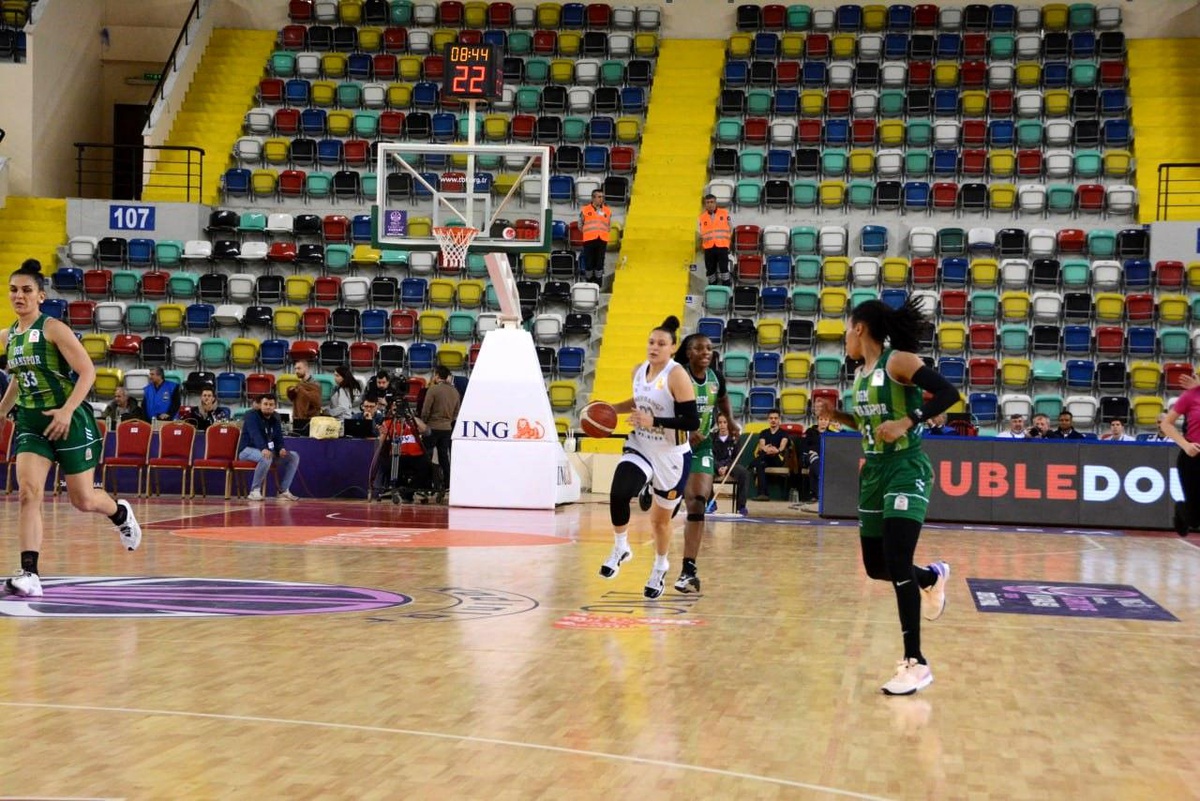Fenerbahçe Alagöz Holding, OGM Ormanspor\'u mağlup ederek finale yükseldi