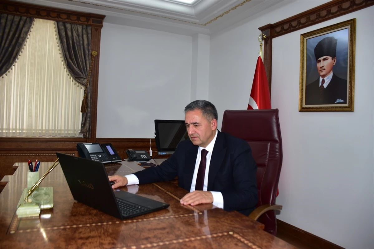 Kırşehir Valisi Hüdayar Mete Buhara, Yılın Kareleri oylamasına katıldı