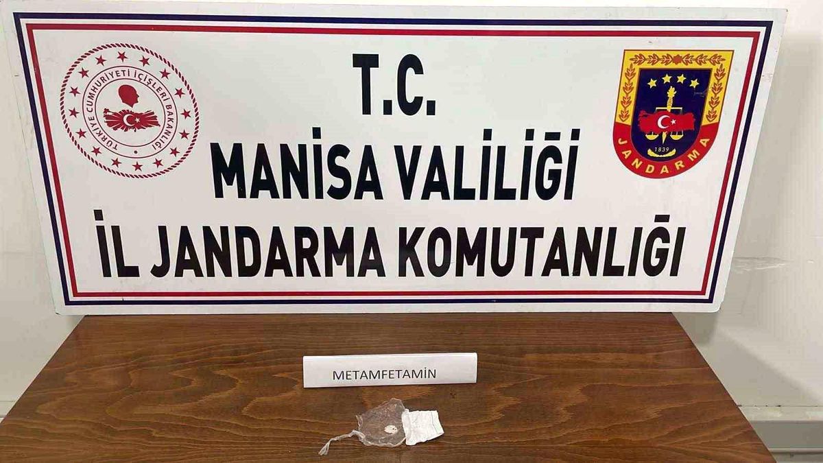Salihli\'de torbacılara operasyon: Uyuşturucu ele geçirildi