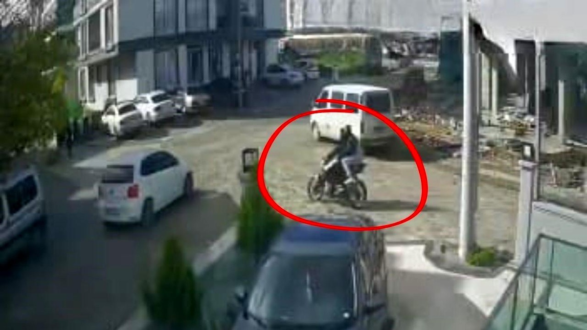 Muğla\'da motosikletin otomobile çarpması sonucu 2 kişi yaralandı