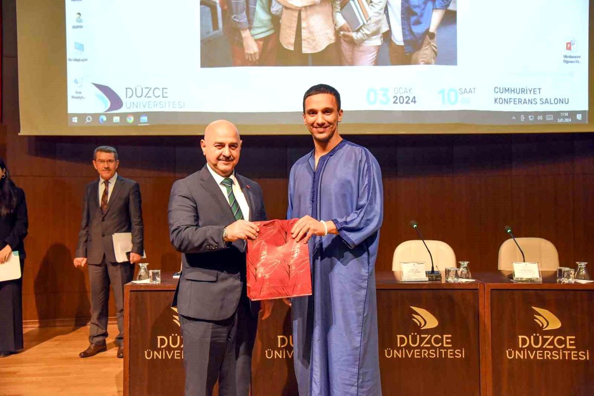 Düzce Üniversitesi Rektörü Uluslararası Öğrencilerle Buluştu